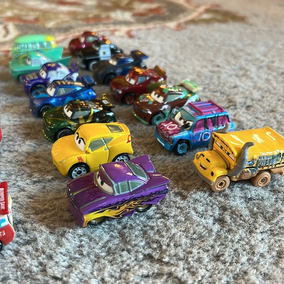Disney Cars Mini Diecast Metal, lot of 33 - Picture 5 of 7